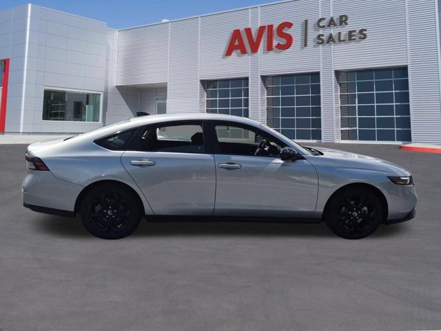 Used 2025 Honda Accord SE image 5