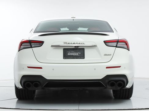 Certified 2023 Maserati Ghibli Modena RWD image 4