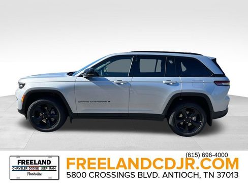 New 2025 Jeep Grand Cherokee 4WD image 6