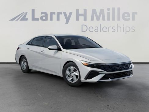 New 2026 Hyundai Elantra SE FWD image 2