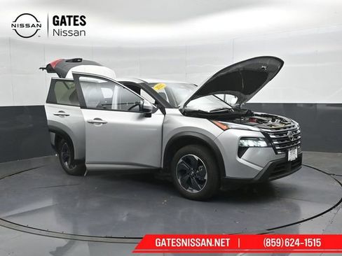 Used 2025 Nissan Rogue SV AWD/4WD image 61
