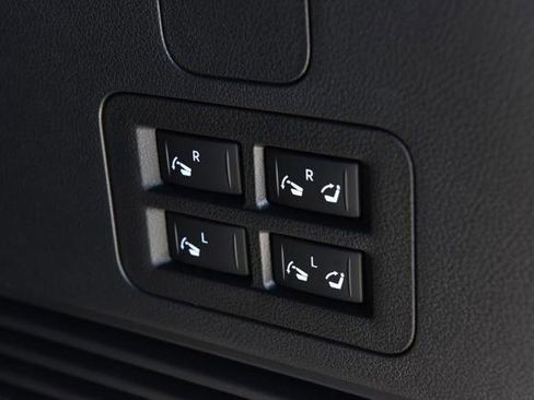 New 2026 Nissan Armada SL w/ Captain's Chari Seat Package image 31