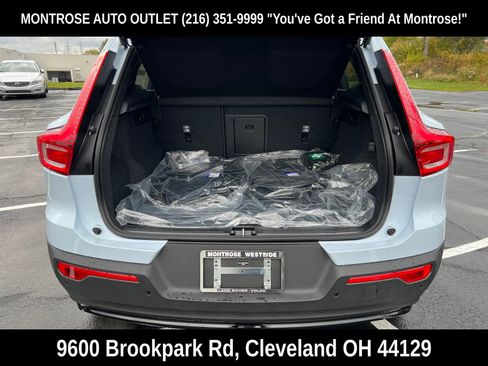 New 2026 Volvo XC40 B5 Plus w/ Climate Package AWD/4WD image 38