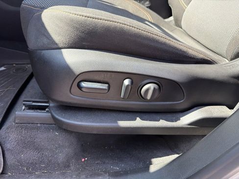 Used 2018 Chevrolet Traverse LT FWD image 12