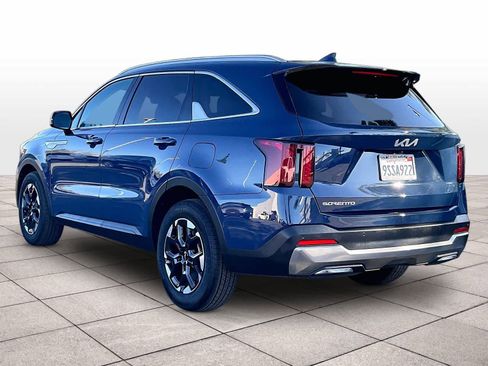 Used 2025 Kia Sorento S w/ Panoramic Sunroof Package image 14