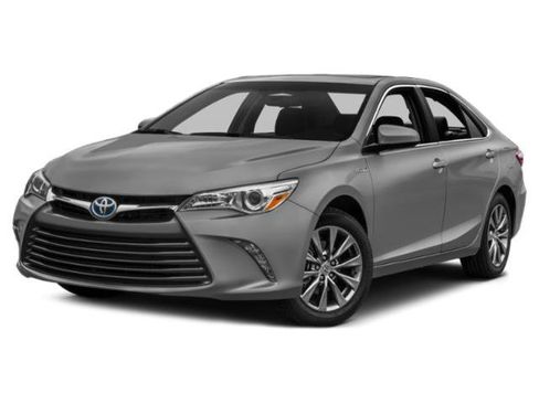 Used 2015 Toyota Camry LE image 1