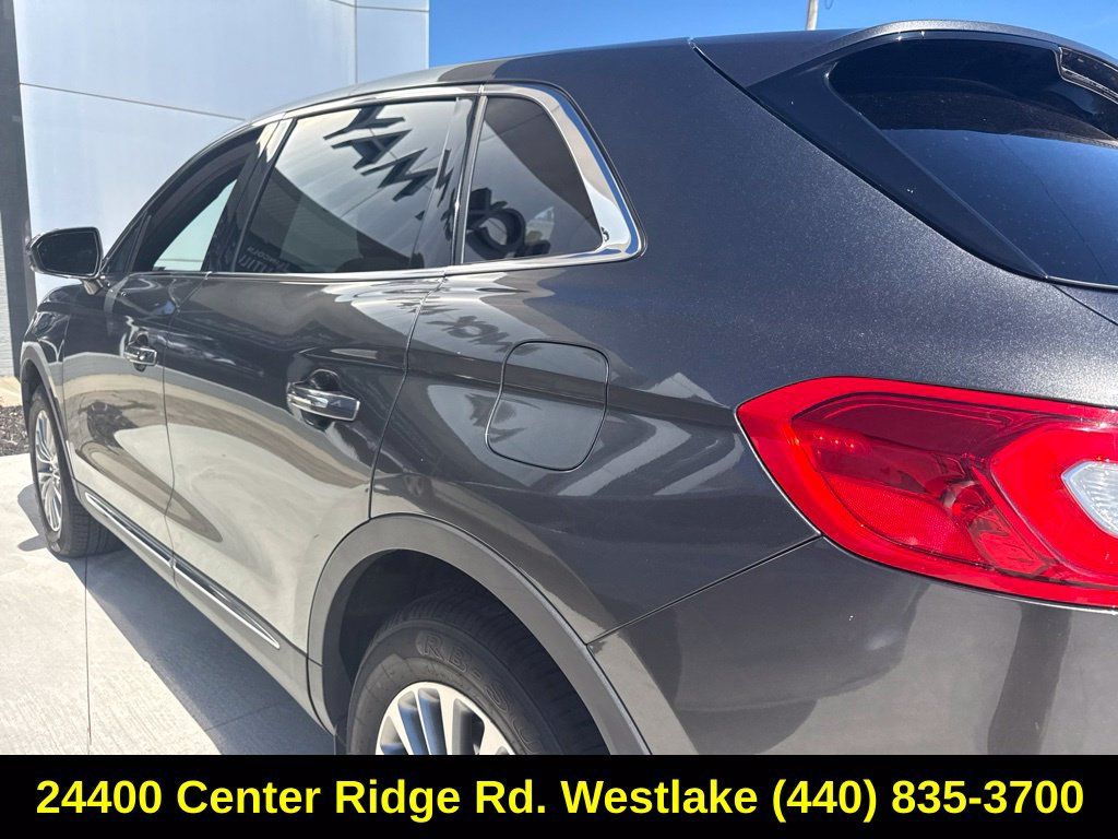 Used 2017 Lincoln MKX Select w/ Select Plus Package AWD/4WD image 12