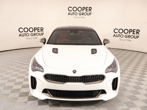 Used 2020 Kia Stinger GT1 RWD image 9
