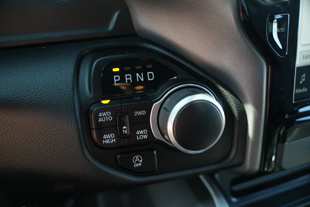 Used 2023 RAM 1500 Big Horn AWD/4WD image 36