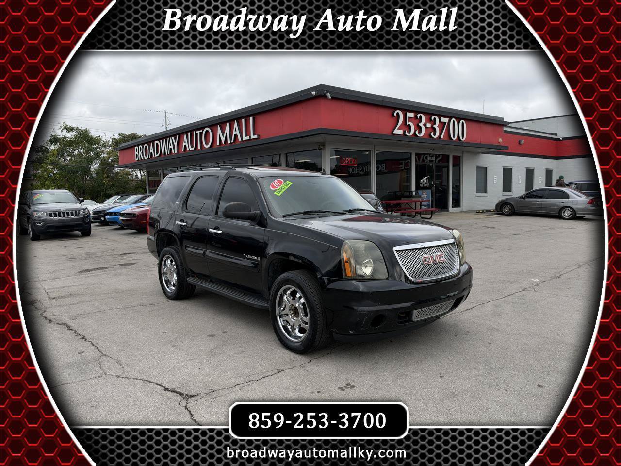 Used 2007 GMC Yukon SLT w/ SLT Preferred Equipment Group AWD/4WD image 1