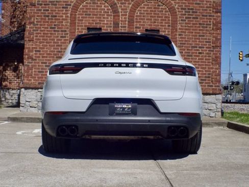 Used 2023 Porsche Cayenne Platinum Edition AWD/4WD image 6