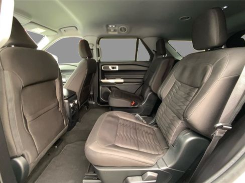 Used 2021 Ford Explorer XLT AWD/4WD image 14