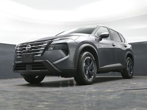 Used 2025 Nissan Rogue SV AWD/4WD image 42