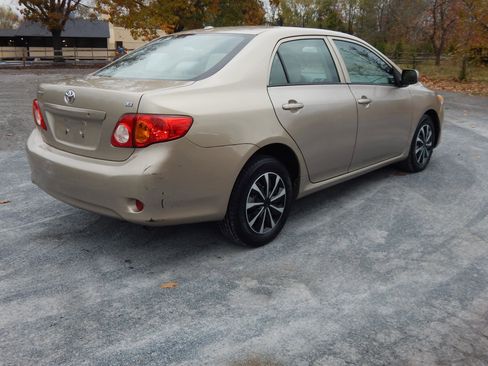 Used 2010 Toyota Corolla image 4