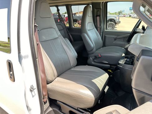 Used 2023 Chevrolet Express 3500 LS image 23