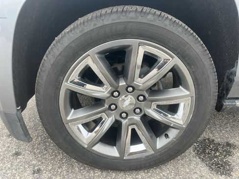 Used 2018 Chevrolet Suburban Premier image 28