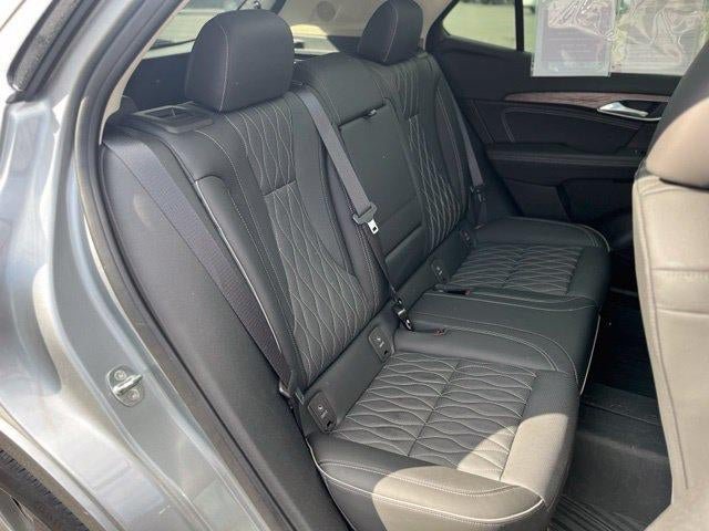 Used 2023 Buick Envision Avenir AWD/4WD image 11