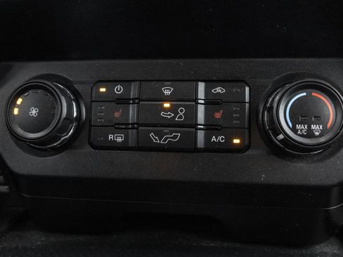 Used 2019 Ford F150 XLT w/ Equipment Group 302A Luxury AWD/4WD image 30