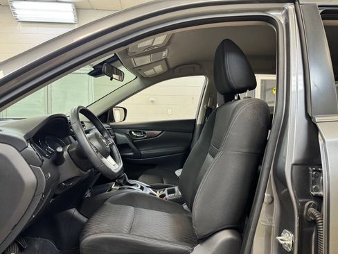 Used 2020 Nissan Rogue SV AWD/4WD image 12