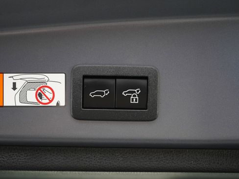 Used 2026 Toyota Corolla Cross XLE w/ Convenience Package image 17