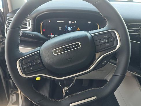 Used 2024 Jeep Wagoneer 4WD w/ Premium Group I image 8