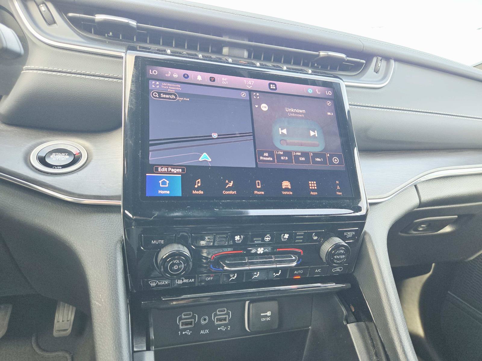 Used 2025 Jeep Grand Cherokee Overland AWD/4WD image 27