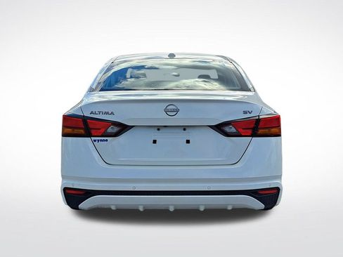 Used 2024 Nissan Altima 2.5 SV FWD image 6