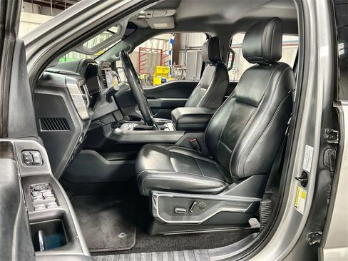 Used 2021 Ford F150 Lariat image 11