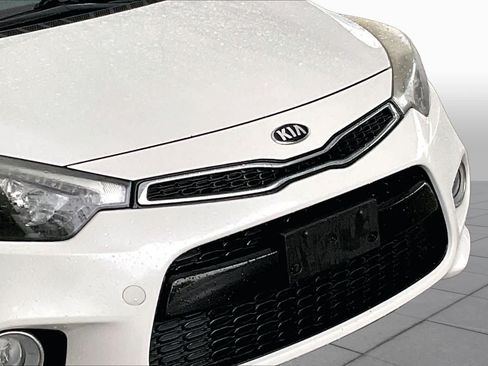 Used 2016 Kia Forte Koup EX FWD image 25