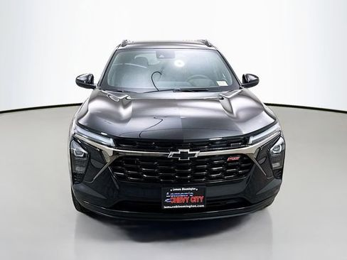 New 2026 Chevrolet Trax RS w/ Sunroof Package image 2