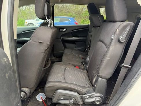 Used 2014 Dodge Journey SE w/ Flexible Seating Group FWD image 11