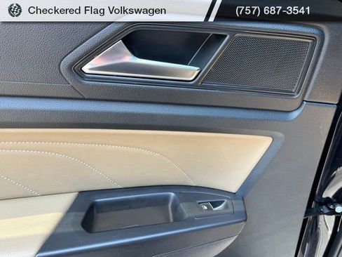 Used 2022 Volkswagen Atlas Cross Sport SE FWD image 23