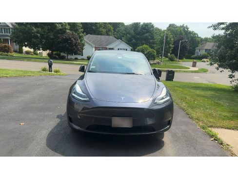Used 2021 Tesla Model Y Long Range AWD/4WD image 3