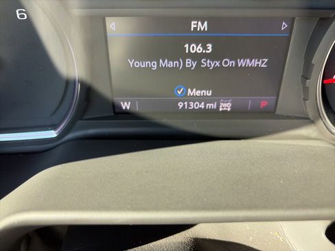 Used 2021 Chevrolet Tahoe Z71 image 17