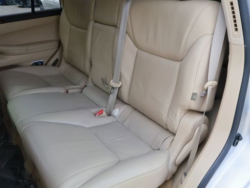 Used 2011 Lexus LX 570 4WD image 37