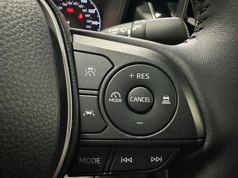Used 2025 Toyota Corolla SE image 20