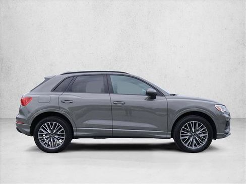 Used 2023 Audi Q3 2.0T Premium w/ Convenience Package AWD/4WD image 4