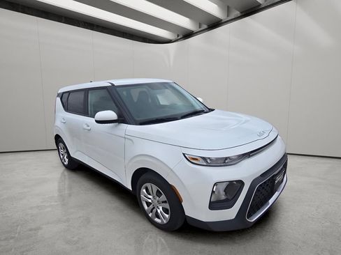 Used 2022 Kia Soul LX image 7