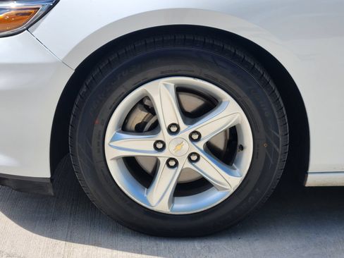 Used 2024 Chevrolet Malibu LT FWD image 11