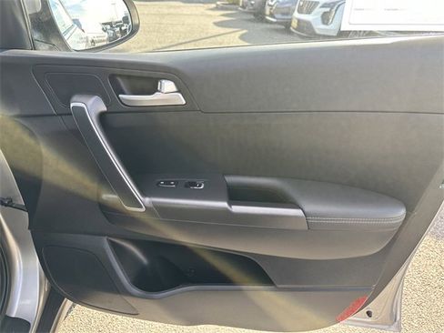 Used 2022 Kia Sportage LX image 34