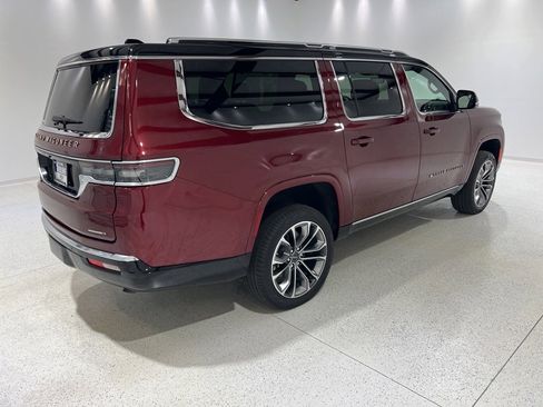 Used 2024 Jeep Grand Wagoneer L Series III image 4