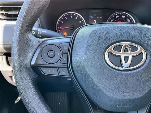 Used 2022 Toyota RAV4 XLE image 20