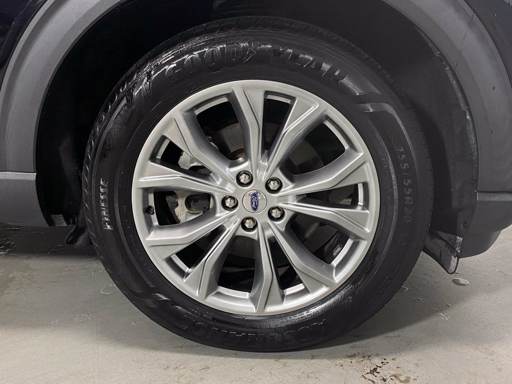 Used 2020 Ford Explorer XLT w/ Equipment Group 202A AWD/4WD image 12