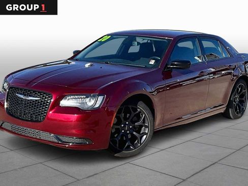 Used 2020 Chrysler 300 Touring w/ Sport Appearance Package image 1