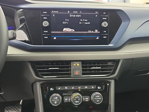 Certified 2024 Volkswagen Taos SE image 19