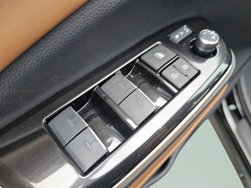 New 2026 Toyota Crown Signia XLE image 27