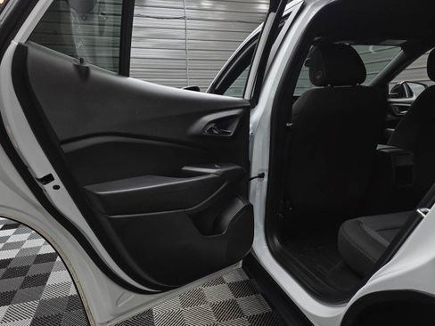 Used 2024 Chevrolet Trax RS w/ Driver Confidence Package FWD image 31