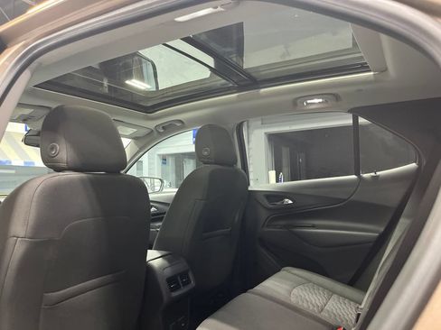 Used 2018 Chevrolet Equinox LT w/ Sun & Infotainment Package AWD/4WD image 36
