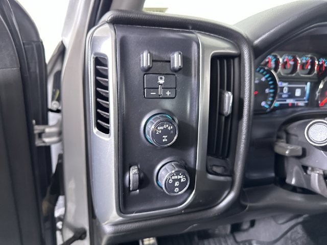 Used 2018 Chevrolet Silverado 1500 LT w/ All Star Edition AWD/4WD image 18