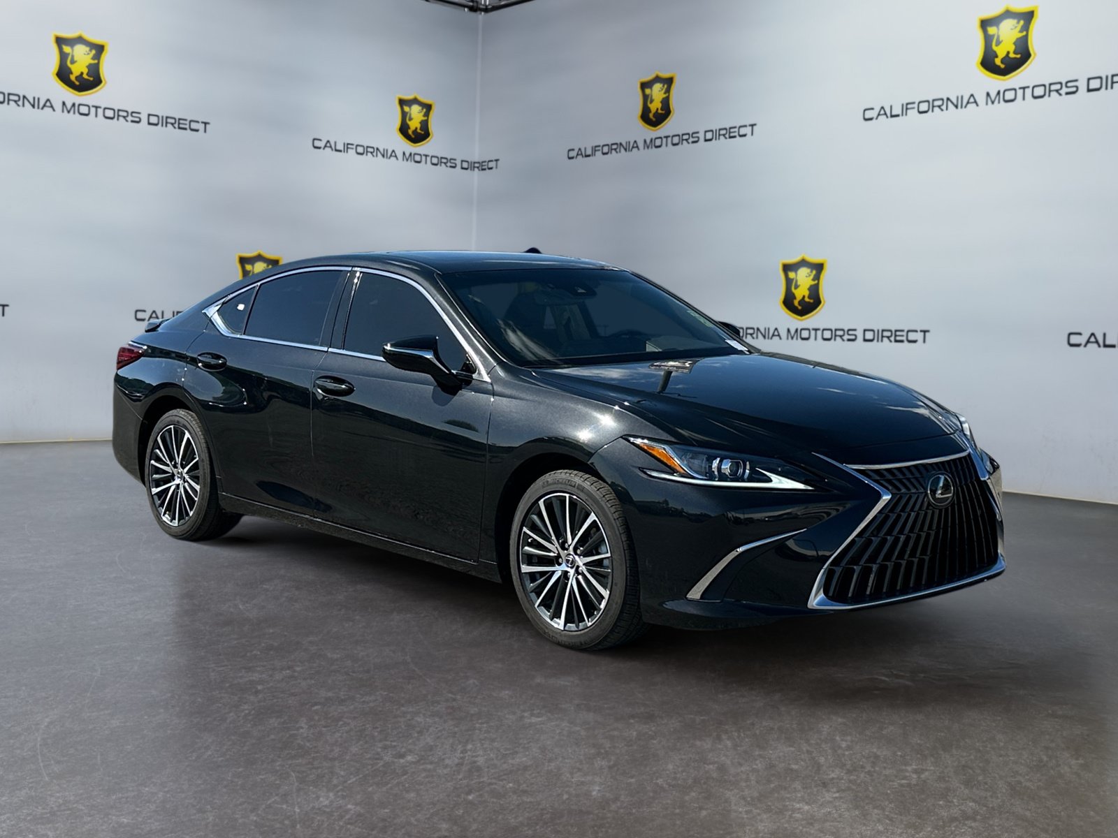 Used 2025 Lexus ES 300h w/ Premium Package FWD image 7